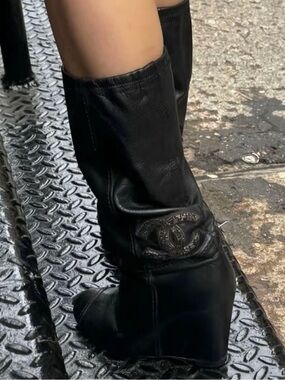 CHANEL vintage 2010 Black Leather Wedge Knee Boots with Logo Emblem